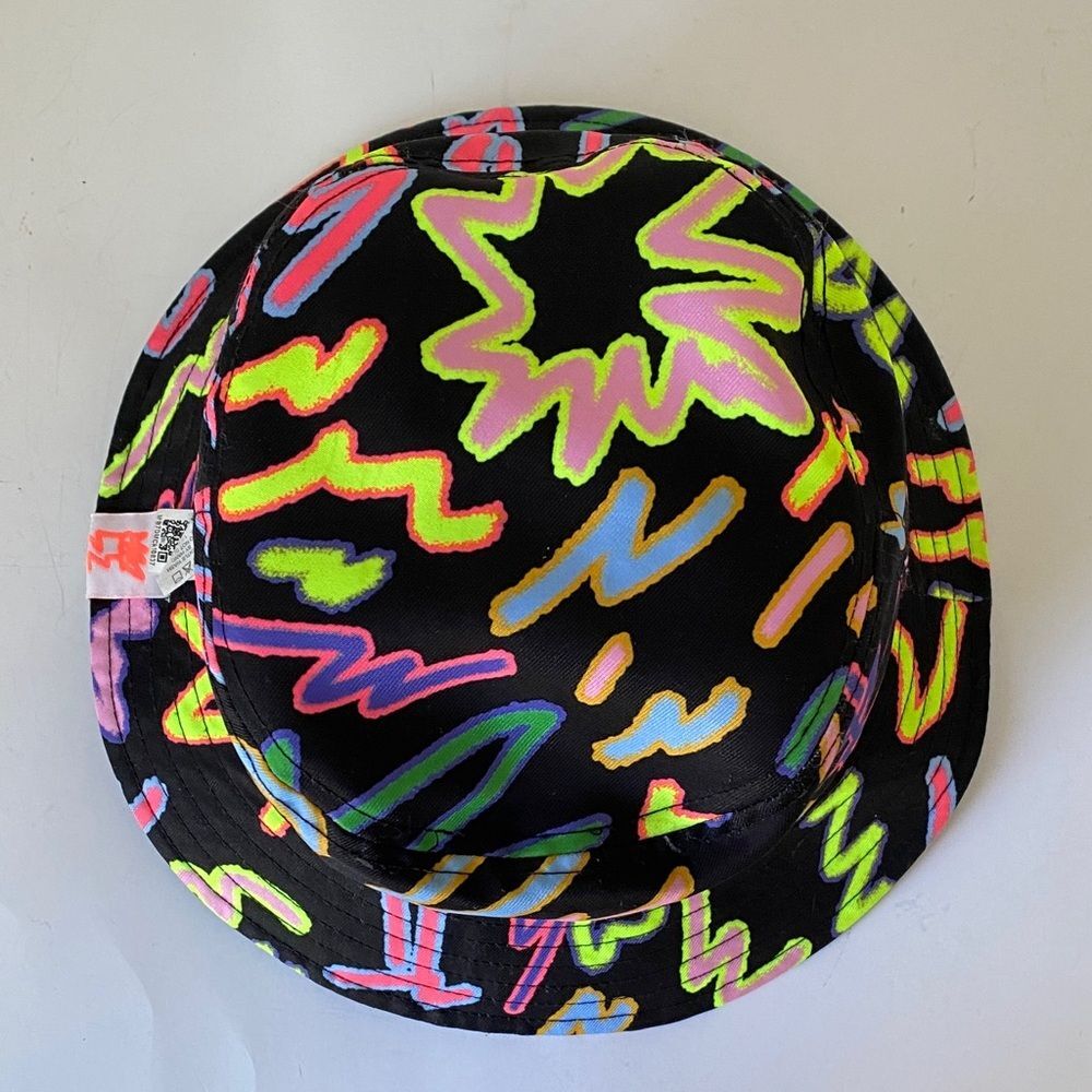 adidas Originals Pride Reversible Bucket Hat OS Unisex Colorful Casual Sporty - Picture 5 of 10